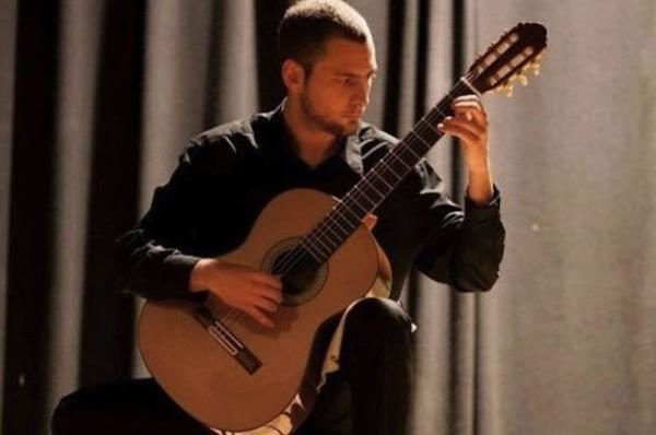 David Antigüedad (CSMA) primer premio en la modalidad de guitarra