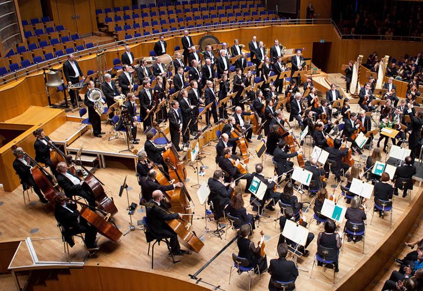 Plaza de violín en la Orquesta Sinfónica de Düsseldorf
